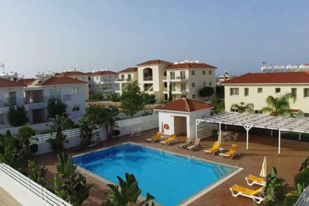 Cosy Apartment In A Luxury Resort Paralimni Exterior photo