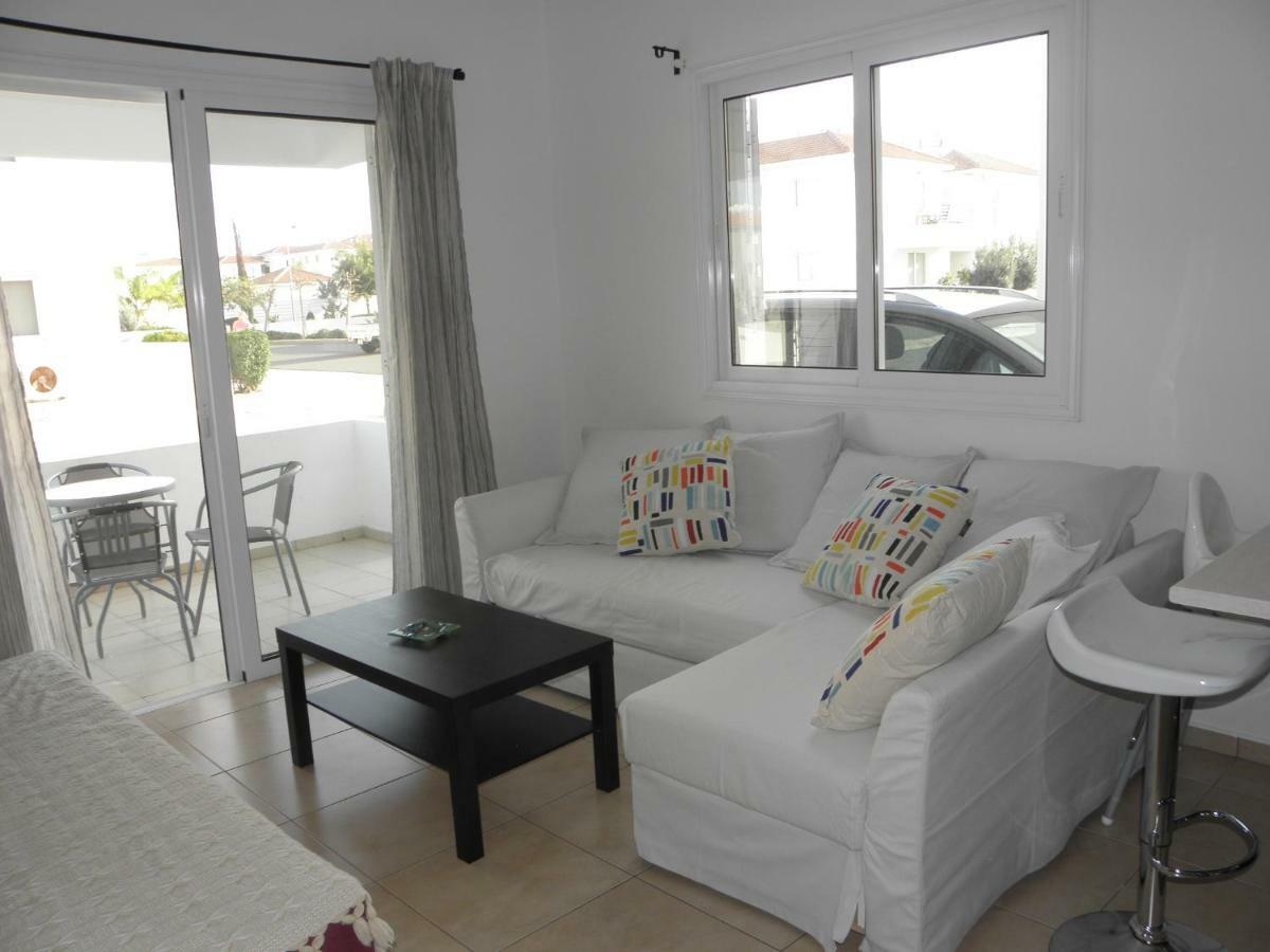 Cosy Apartment In A Luxury Resort Paralimni Exterior photo